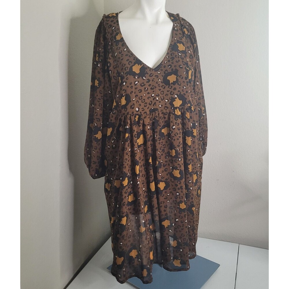 Umgee USA Medium dress v-neck pleated lining animal print ruffle shift
